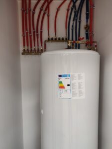Raccordements et collecteurs d’une installation de chauffe-eau